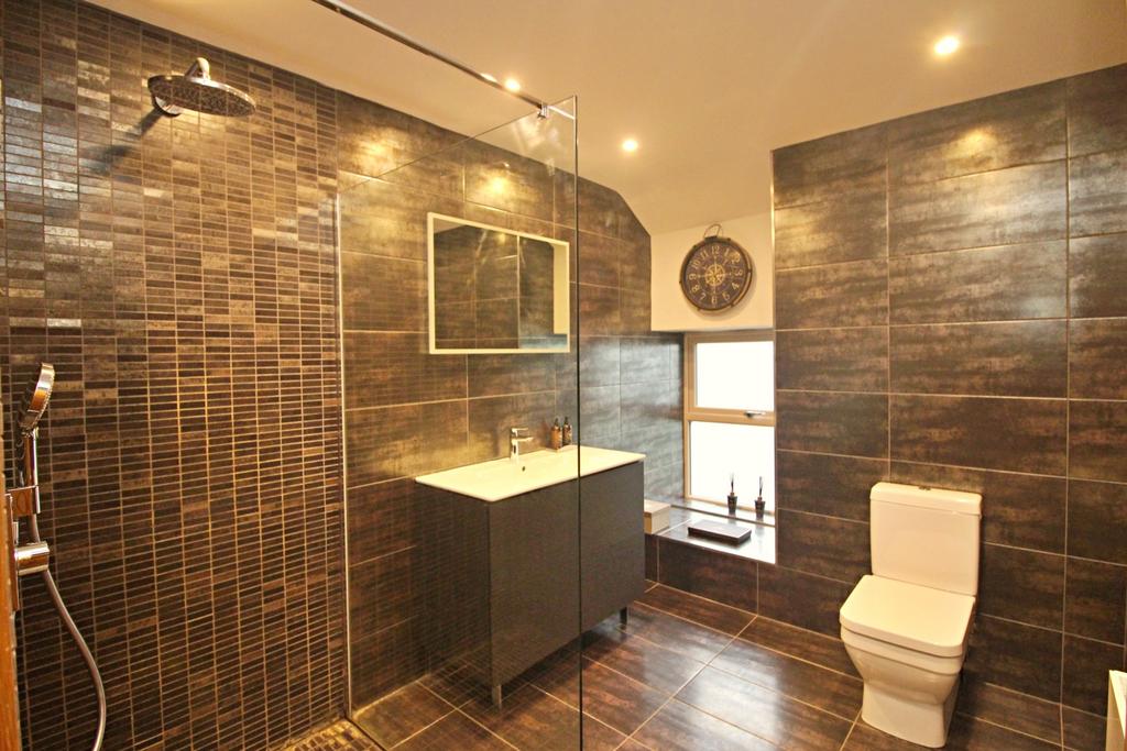 Ensuite to Master