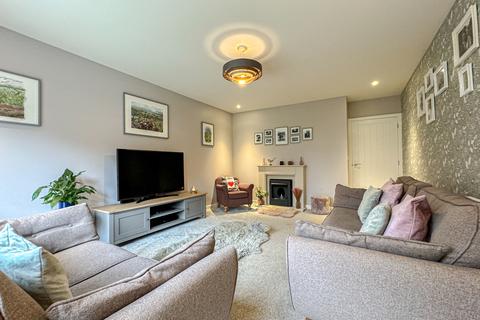 8 Monarch Road, Holmer, Hereford, HR4 9FD