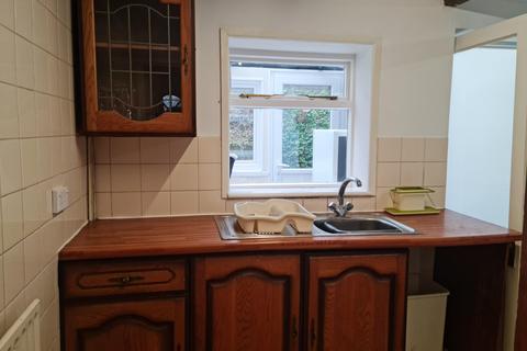 undefined, Large 4 Bed Student House