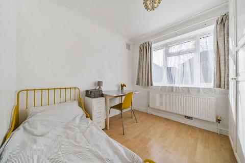19 Parkfields Avenue, London, SW20 0QS