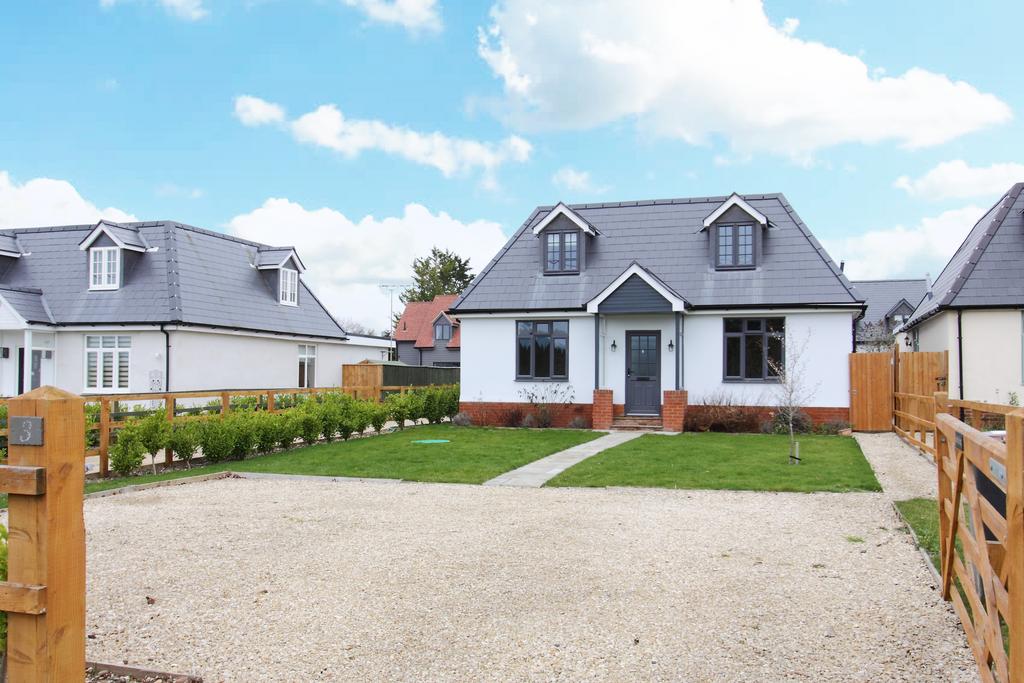 Amesbury Road, Weyhill, SP11 4 bed detached house £2,250 pcm (£519 pw)