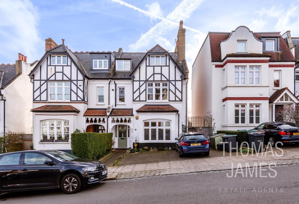 Onslow Gardens, one bedroom, first floor apartment