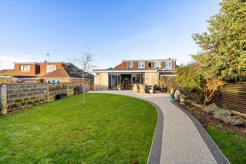 11 Elwill Way, Istead Rise, Gravesend, DA13 9JT