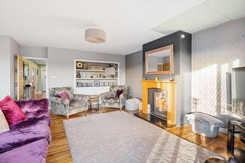 11 Elwill Way, Istead Rise, Gravesend, DA13 9JT
