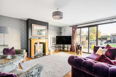 11 Elwill Way, Istead Rise, Gravesend, DA13 9JT