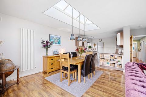 11 Elwill Way, Istead Rise, Gravesend, DA13 9JT