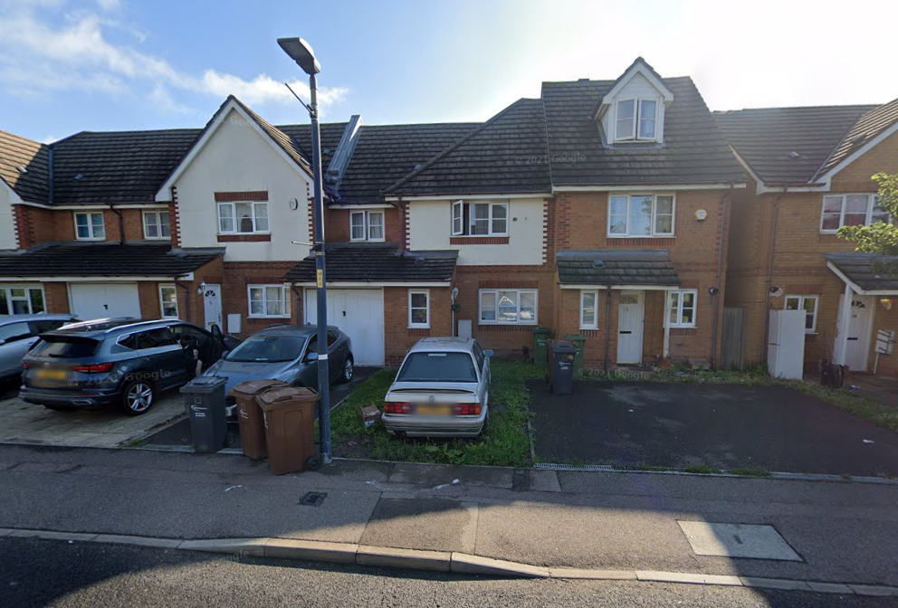 Immaculate 3 bedroom terraced house to let on Mal