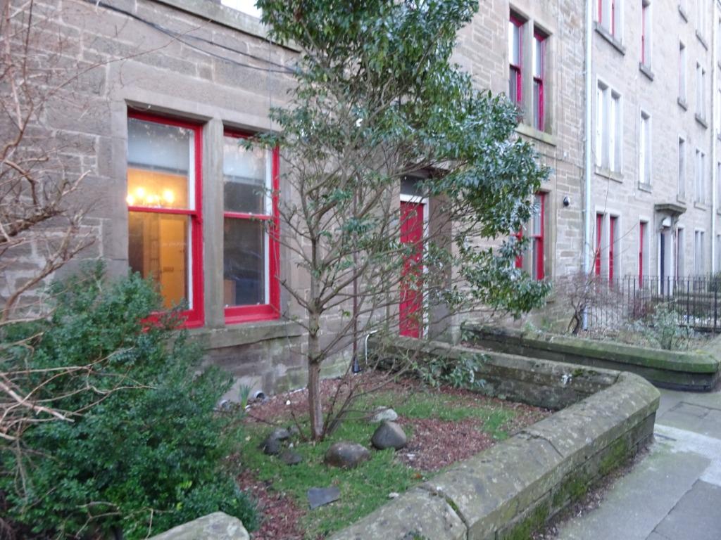 Roseangle, West End, Dundee, DD1 1 bed flat to rent £750 pcm (£173 pw)
