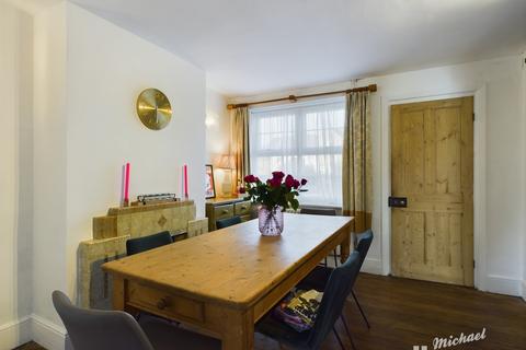 32 Woburn Road, Heath And Reach, Leighton Buzzard, LU7 0AR