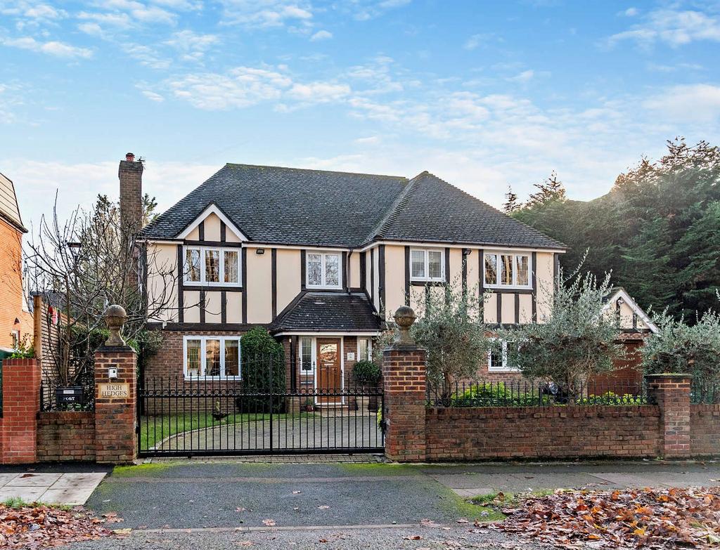 Royston Grove, Hatch End, Pinner HA5 4 bed detached house for sale £