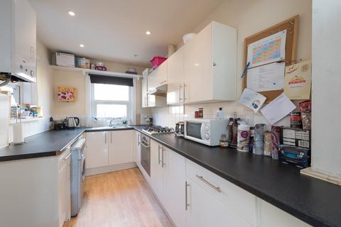 5 bedroom terraced house to rent, 8 Claremont Avenue, Leeds, LS3 1AT