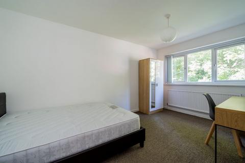 3 bedroom semi-detached house to rent, 85B Victoria Road, Leeds, LS6 1DR