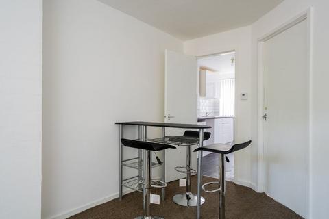 3 bedroom house to rent, 85B Victoria Road, LS6 1DR