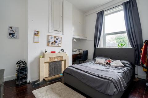 4 bedroom apartment to rent - 1A Holly Bank, Leeds, LS6 4DJ