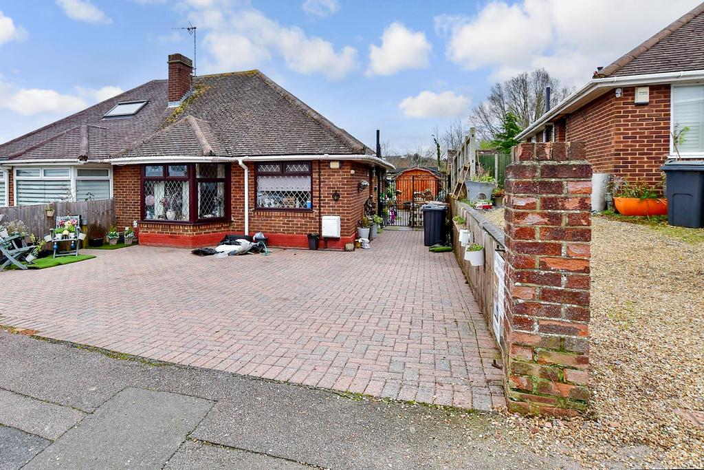 Downs View Road, Penenden Heath, Maidstone, Kent 2 bed semidetached