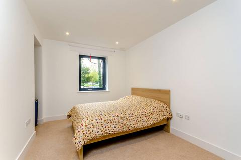 2 bedroom flat to rent - Pipit Drive, Putney, London, SW15