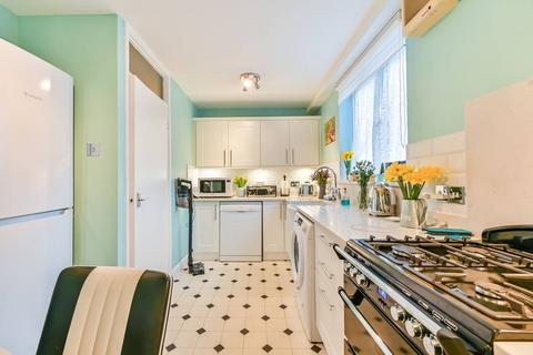 2 bedroom flat for sale, Longley Road, Tooting, London, SW17