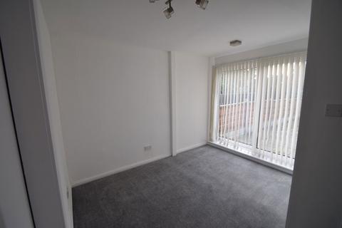 2 bedroom mews to rent, Greenvale Drive, Cheadle, SK8 1QB