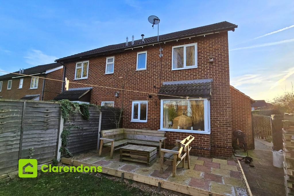 Cardinal Close, Worcester Park KT4 1 bed ground floor £