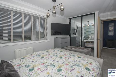 8 Annick Drive, Dreghorn, Irvine, KA11 4EW