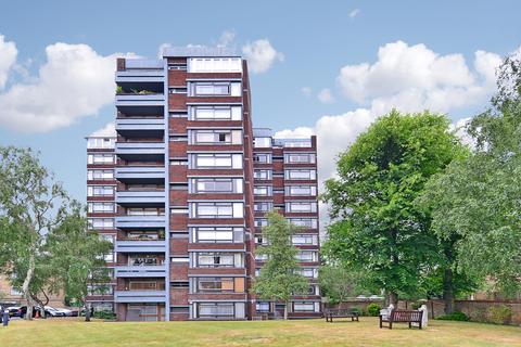 3 bedroom apartment for sale, Lyndhurst Court, 36-38 Finchley Road, London, NW8