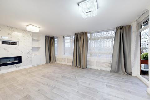 3 bedroom apartment for sale, Lyndhurst Court, 36-38 Finchley Road, London, NW8