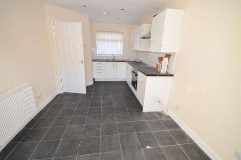 3 bedroom semi-detached house to rent - Campbell Road, Hylton Castle