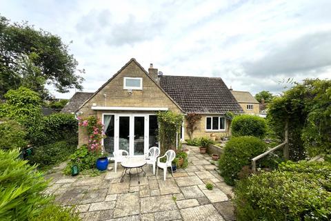 4 bedroom detached house for sale, Swan Close, Lechlade, Gloucestershire, GL7