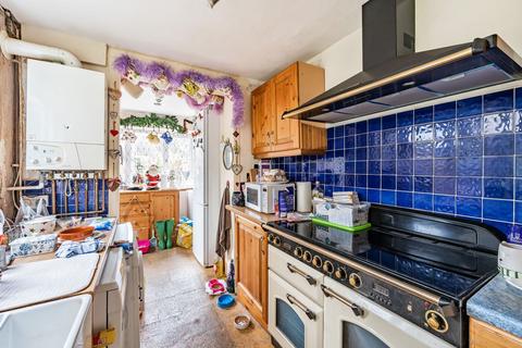 2 bedroom terraced house for sale, Park Road, Caterham CR3