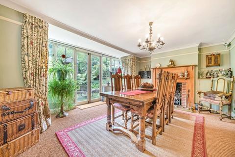 14 Chaldon Way, Coulsdon, CR5 1DB