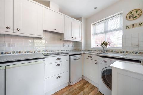 8 Eothen Close, Caterham, CR3 6JU