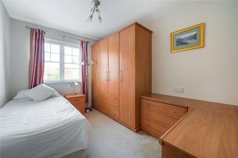 8 Eothen Close, Caterham, CR3 6JU