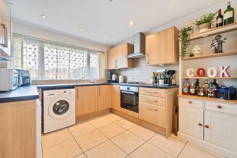 13 Alder Croft, Coulsdon, CR5 2SN