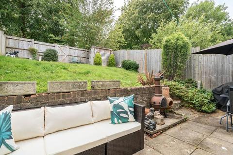 13 Alder Croft, Coulsdon, CR5 2SN