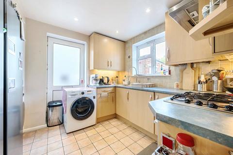 111 Rickman Hill, Coulsdon, CR5 3DU