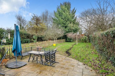 242 Farleigh Road, Warlingham, CR6 9EE
