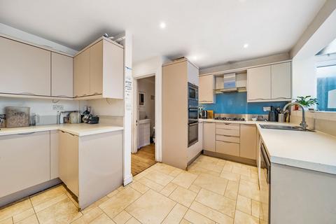 242 Farleigh Road, Warlingham, CR6 9EE