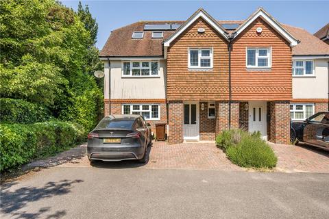 13 Stanstead Close, Caterham, CR3 6DY