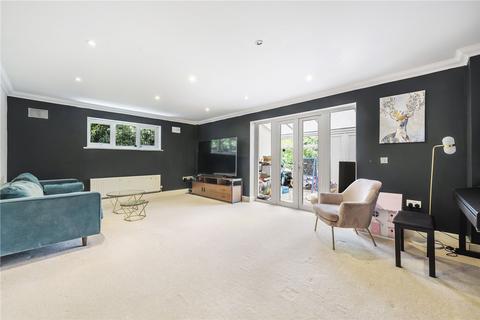 13 Stanstead Close, Caterham, CR3 6DY