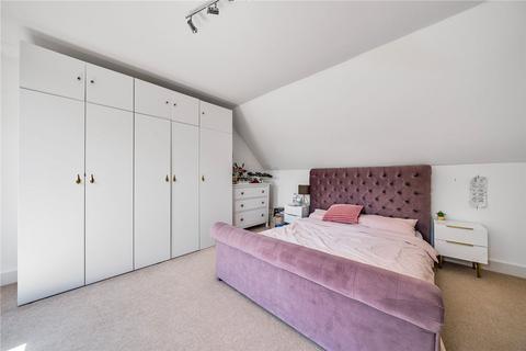 13 Stanstead Close, Caterham, CR3 6DY