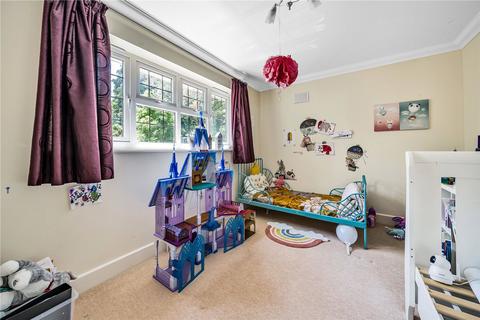 13 Stanstead Close, Caterham, CR3 6DY