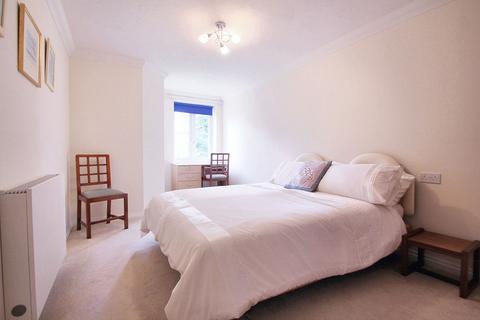 2 bedroom retirement property for sale, Greenacres Lodge, Warlingham CR6