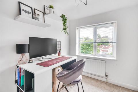 82a Campbell Road, Caterham, CR3 5JN
