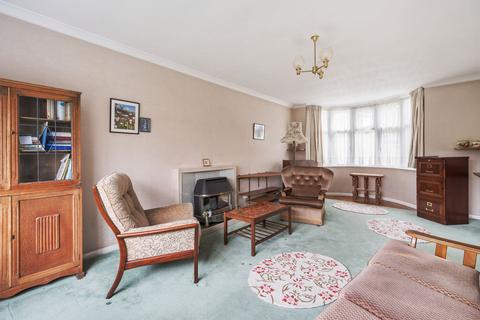 17 Hornchurch Hill, Whyteleafe, CR3 0DA