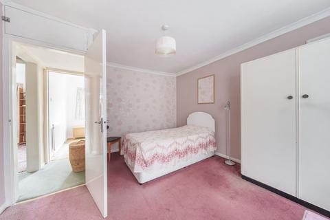 17 Hornchurch Hill, Whyteleafe, CR3 0DA