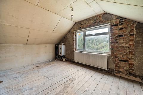 2 bedroom detached bungalow for sale - Coulsdon, Coulsdon CR5