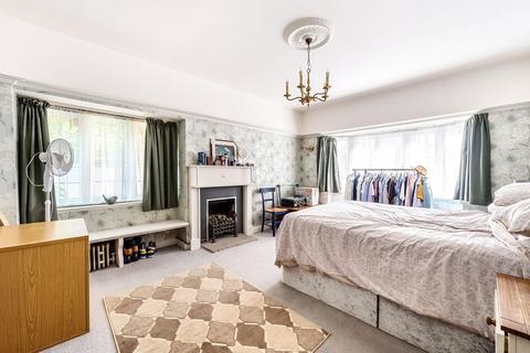 37 Woodcote Grove Road, Coulsdon, CR5 2AJ