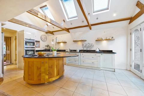 25 Purley Knoll, Purley, CR8 3AF