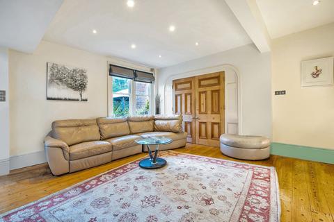 25 Purley Knoll, Purley, CR8 3AF