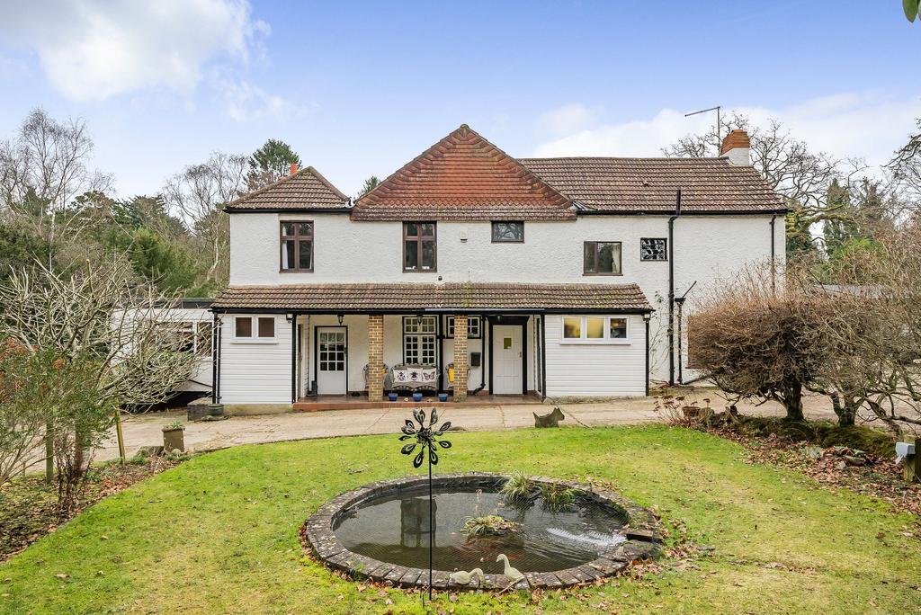 Chaldon, Caterham CR3 5 bed detached house for sale £1,500,000